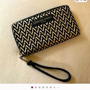 Adrienne Vittadini Black/Gold Herringbone Wallet Wristlet